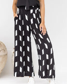 Bee Maddison Bonnie Pant