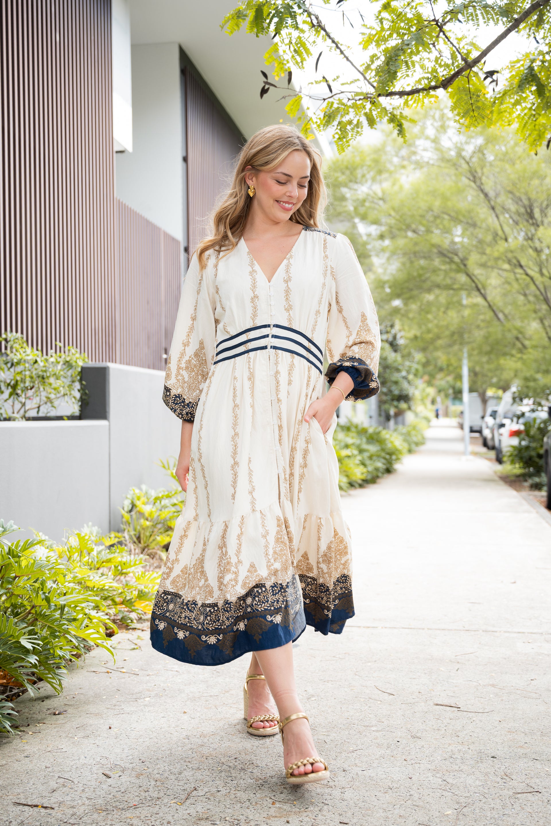 navy and cream midi dress Fria Board Contrast Sammy Midi Dress Navy Cream Abstract 8 – Coastline  Fashion