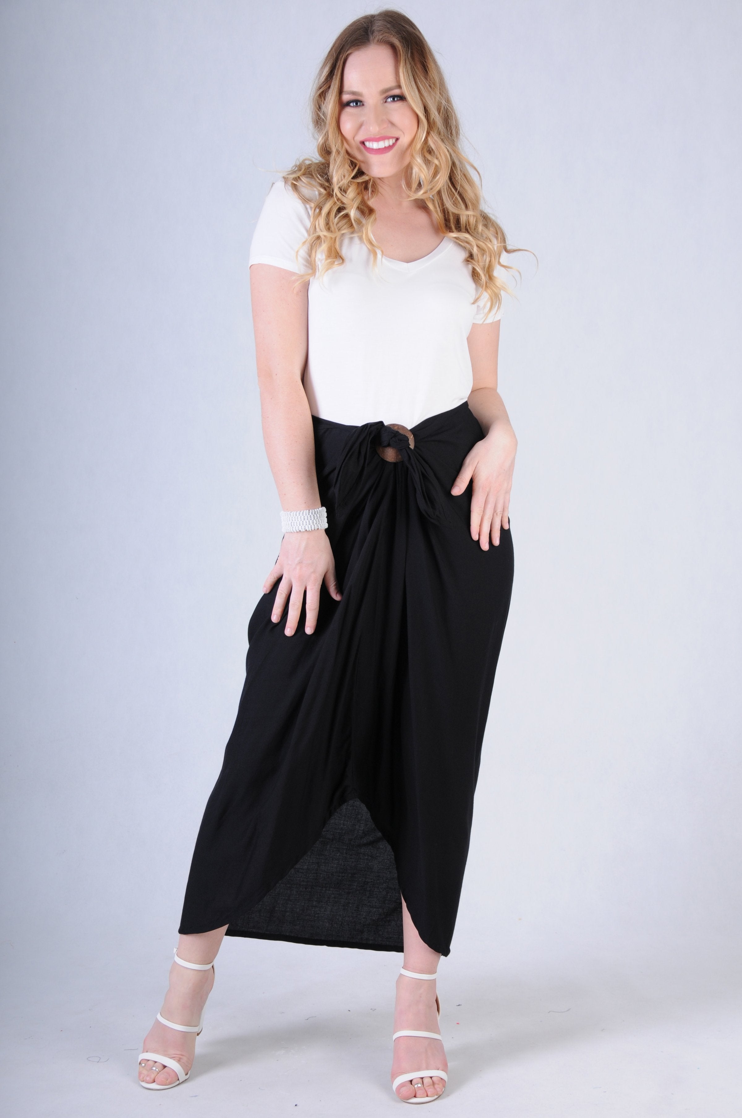 Bodacious Long Coconut Skirt Black S/M